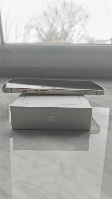 Продам Iphone 13