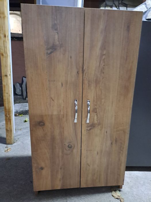 Шкафове в четири цвята- бял, розов , антрацит и дъб.