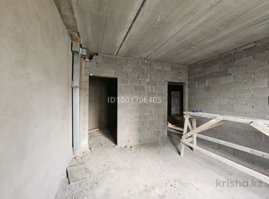 Үй сатылады жаңадан  салынған