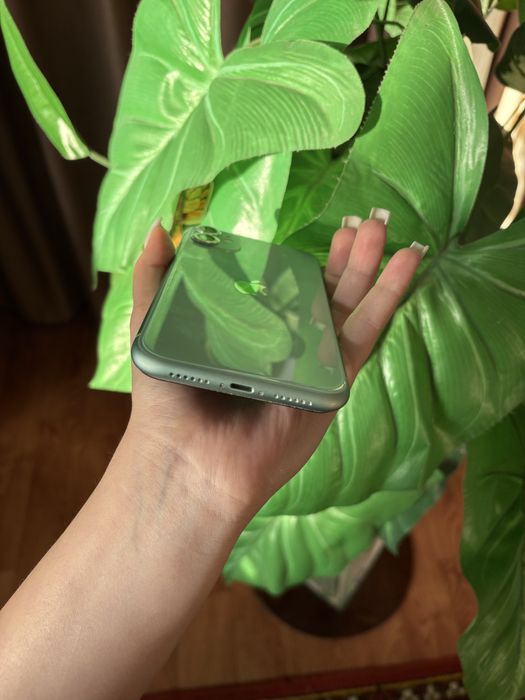 Продам айфон 11.