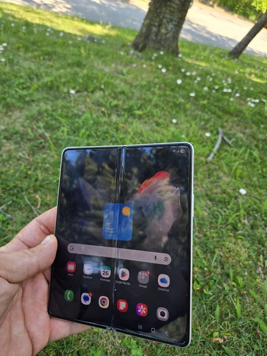 Продавам телефон Samsung fold 3