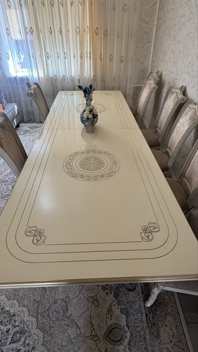 Продам стол и стулья