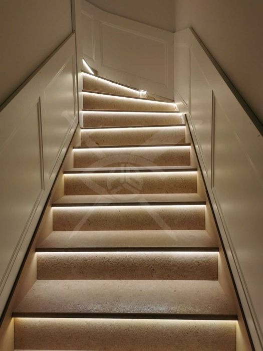 Продава се Къща в Пловдив, Остромила - 320 кв.м за 1500 €/кв.м - Снимка #11