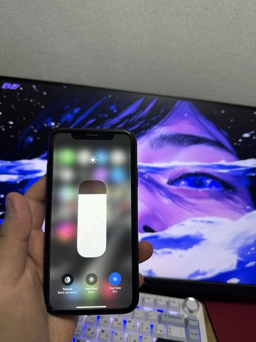 Продам Айфон 11 хорошего состояния