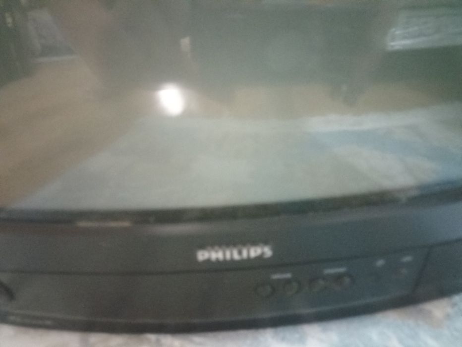 Телевизор вместе с DVD в отличном состоянии.