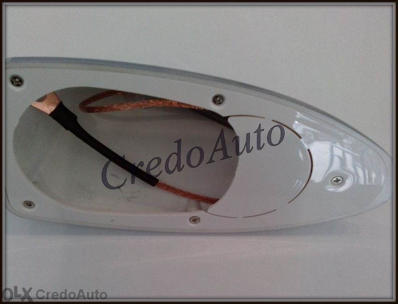 Промо!Автомобилна антена за таван тип Акула.