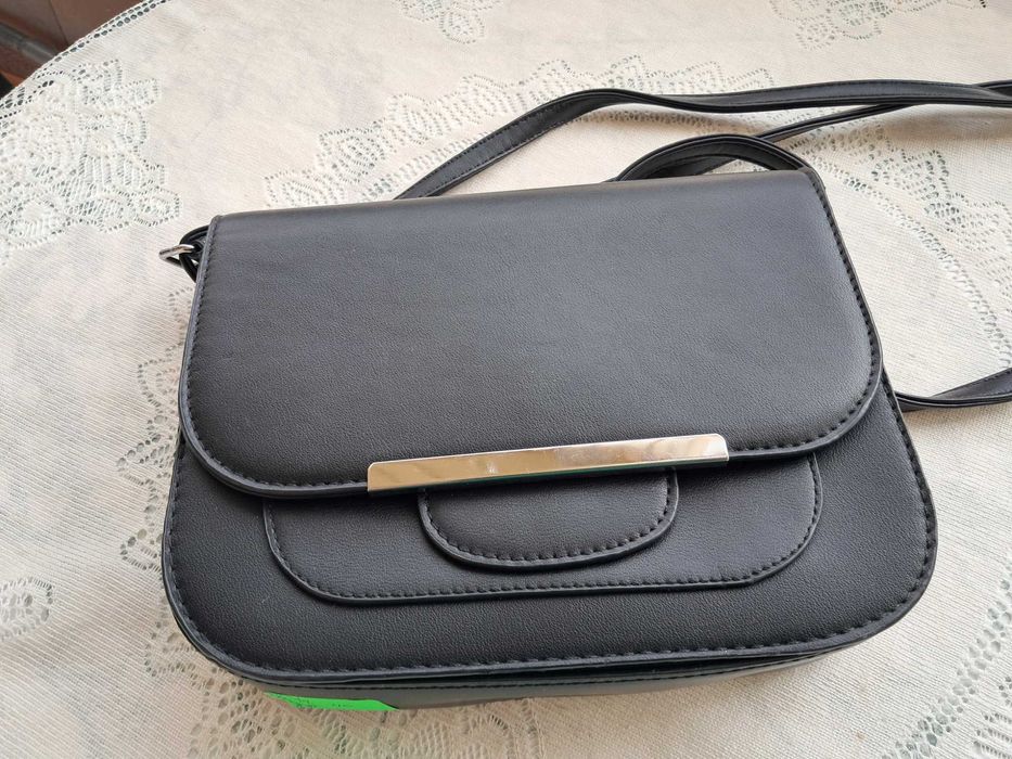 Кожено яке и дамски чанти