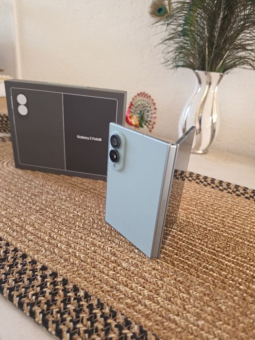 Samsung Galaxy Z fold 8