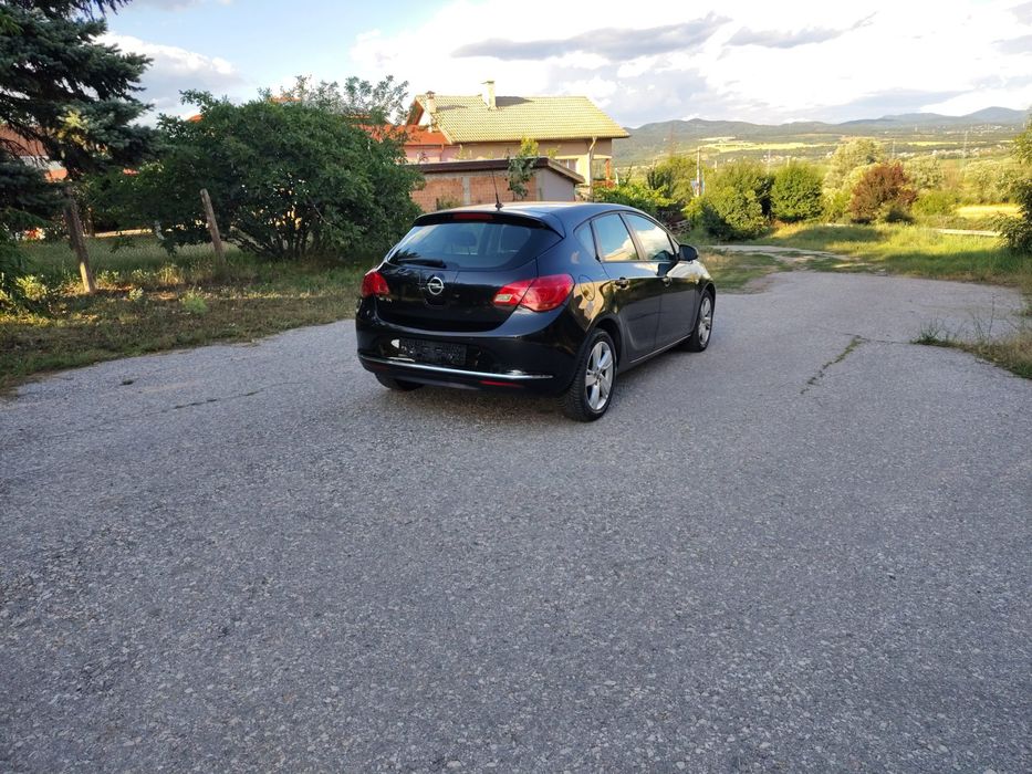 Opel Astra / Фабрична газ / 140кс. / Перфектно състояние / Нов внос