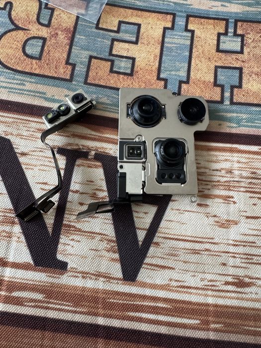 Camere fata spate 16 pro max