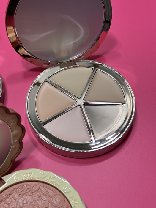 Flower Knows грим