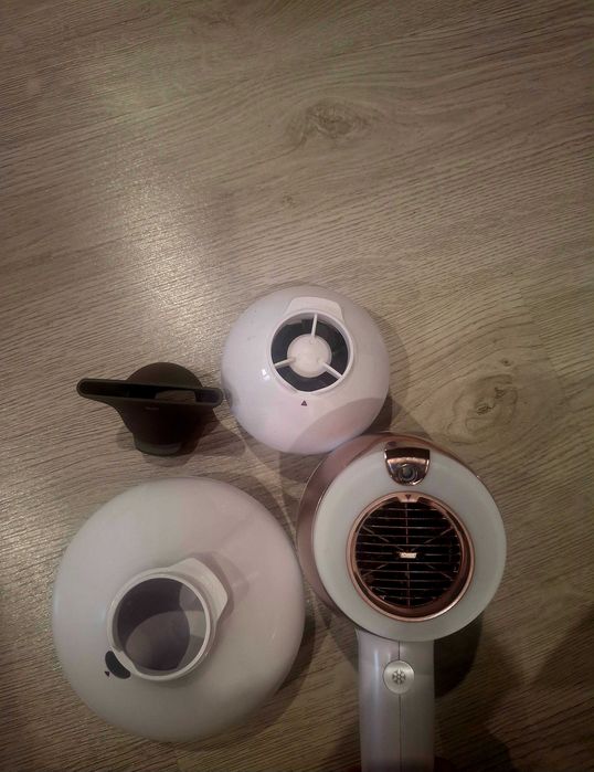 Продавам сешоар Philips Sense