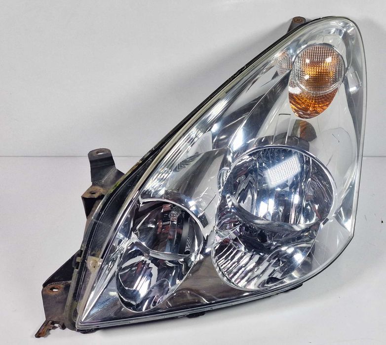 Ляв Фар Тойота Корола Версо Toyota Corolla Verso 2004-2009г