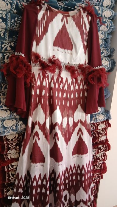 Atlas ko'ylak sotiladi 250 000 kami bor