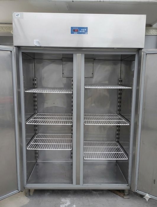 Очень Срочно! Промышленный холодильник Öztiryakiler GN 1200 NMV