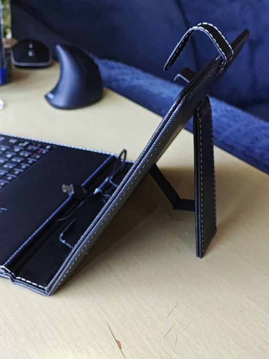 универсален калъф с клавиатура за таблет Tracer Keytab 8