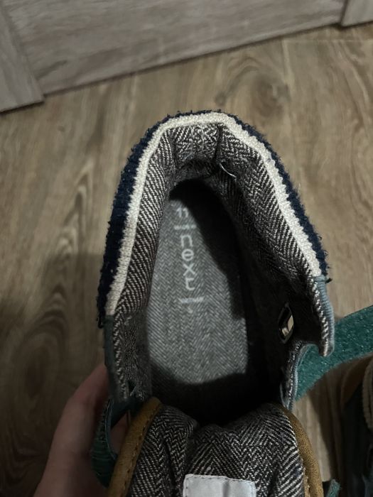 Продам кеды Next