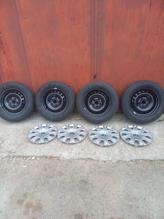 Jante cu cauciucuri de vară r15 5×112 skoda,vw și capace skoda