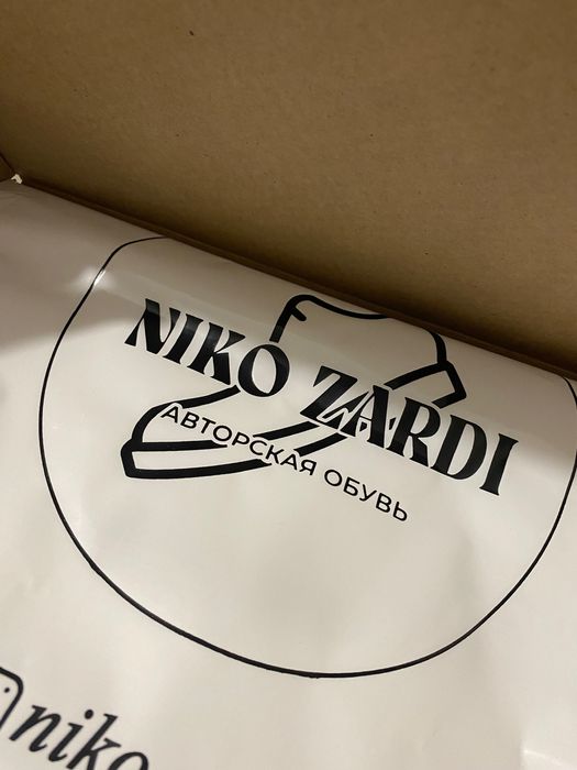 Кожаные кроссовки ручной работы