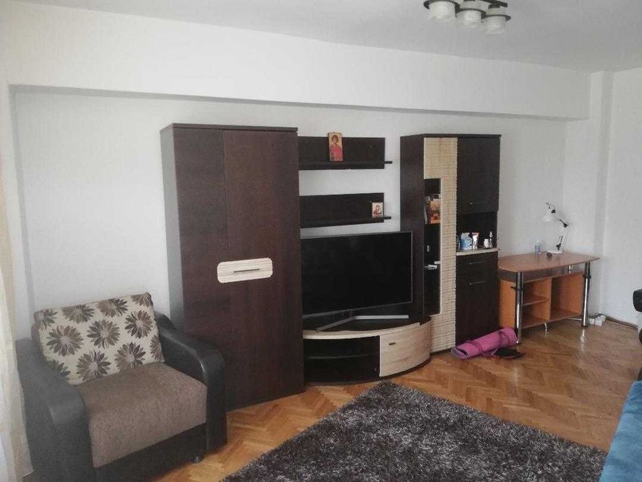 Închiriere apartament 2 camere - Piața Centrală (Calea București)