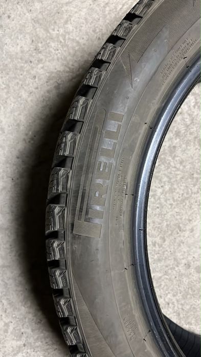 Продам зимние шины 255/45 R20
