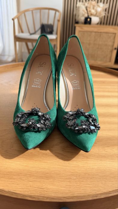 Pantofi piele intoarsa  impecabili