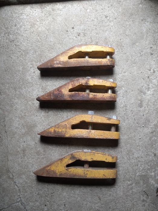 Клыки на погрузчик.