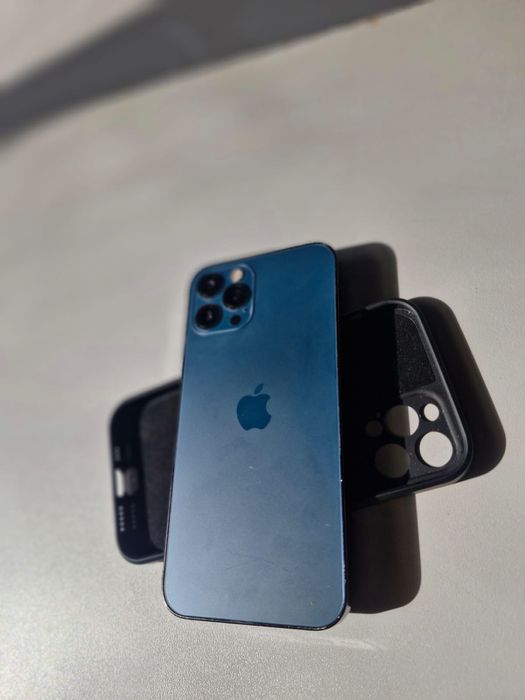 Продам айфон 12 про