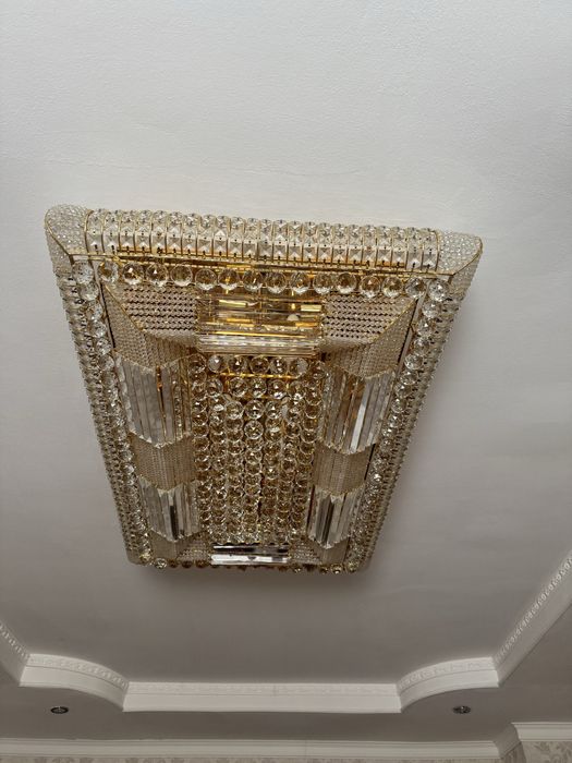 Шикарная люстра 75*115 см