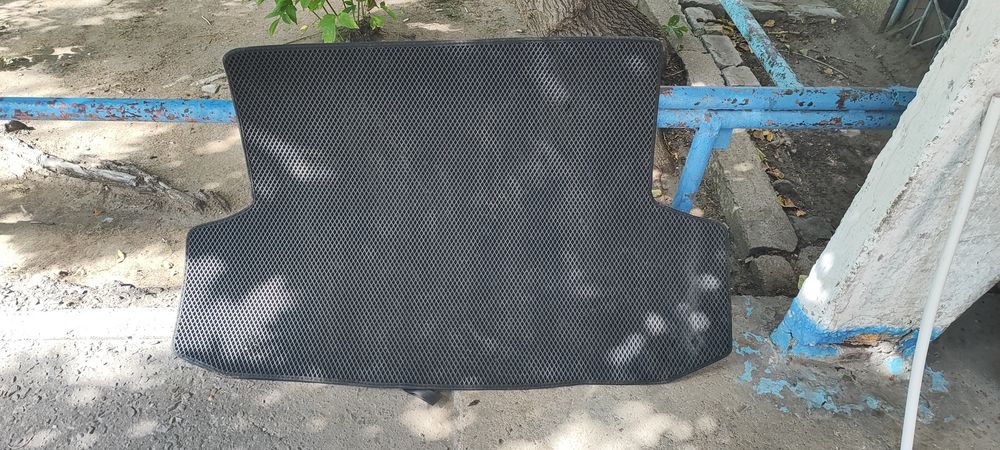 Продам Эва коврик в багажник