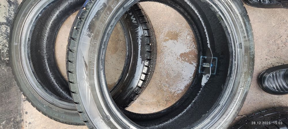 Продам резину  235/45/17