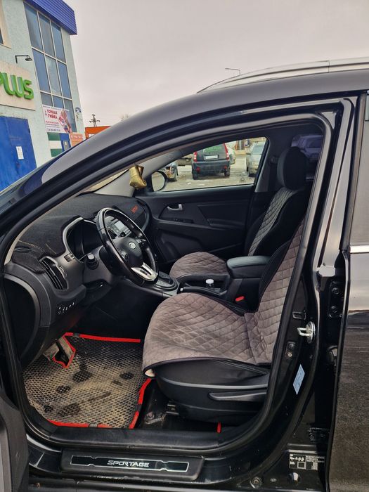 Продвм KIA Sportage 2012 года