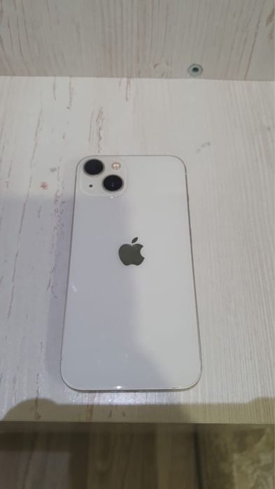 Айфон 13 в хорошем состоянии