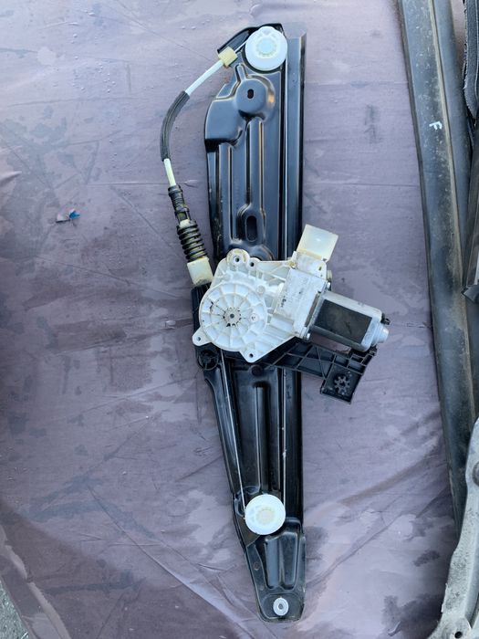 Заден ляв механизъм стъкло BMW F10/11 F18 Стъклоповдигач