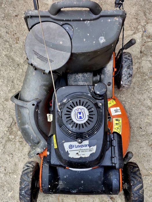 mașină de tuns iarba Husqvarna R152SVBBC 
Lățime de