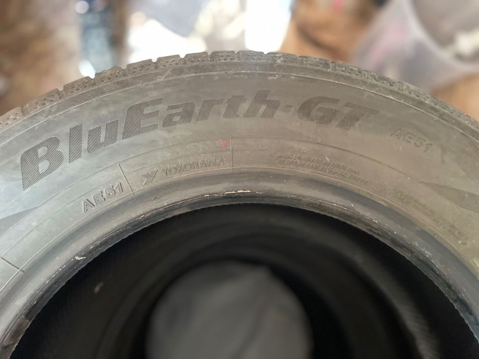 4бр. Бусови гуми Yokohama 215/65/16 Bluearth. GT ae51 DOT24