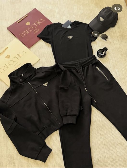 Продам двойку от Prada ! Новые.
