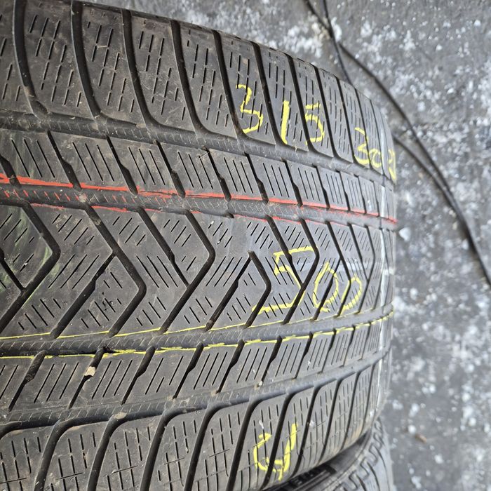 315 30 22 cu 275 35 22  Pirelli, o bucata din fiecara