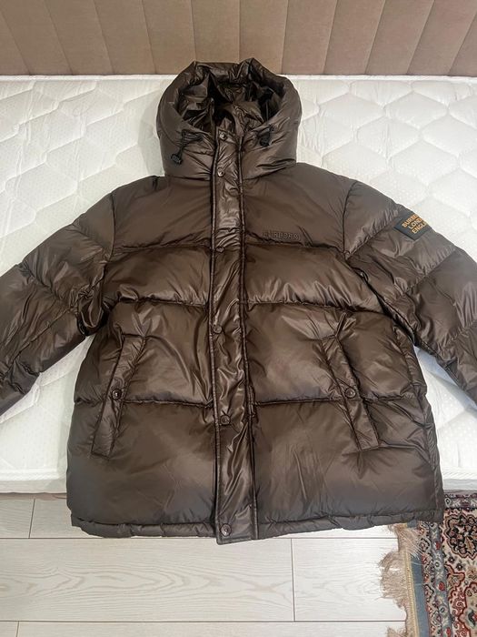 Продаю новую куртку Burberry