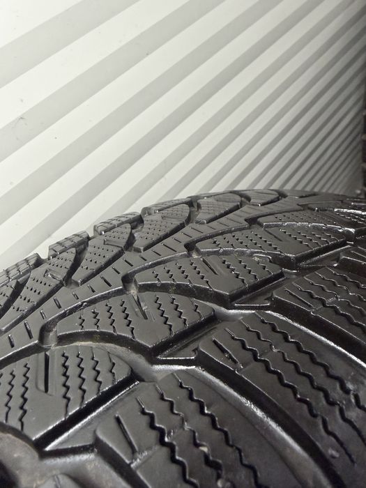 Железни джанти “16” с гуми Bridgestone