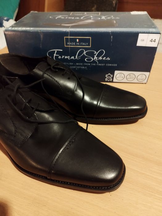 Официални мъжки обувки от естествена кожа. От Италия. Чисто нови.