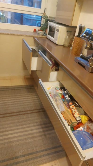 Bucatarie 2 fronturi + masa (fara electrocasnice)