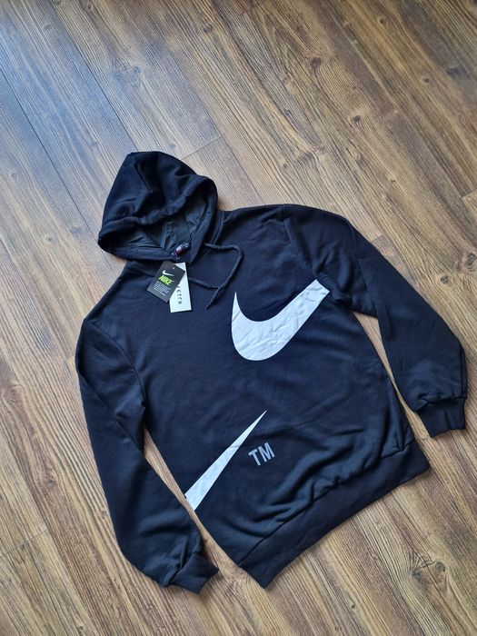 Страхотна мъжка блуза суитчър размер M 
Nike 
Размер S,M, L