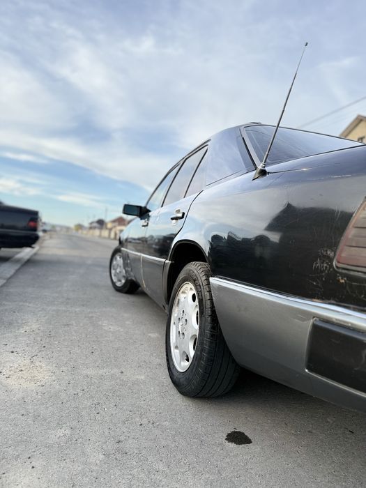 Продам мерседес w124 e230