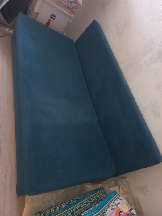 Диван сатылады срочно