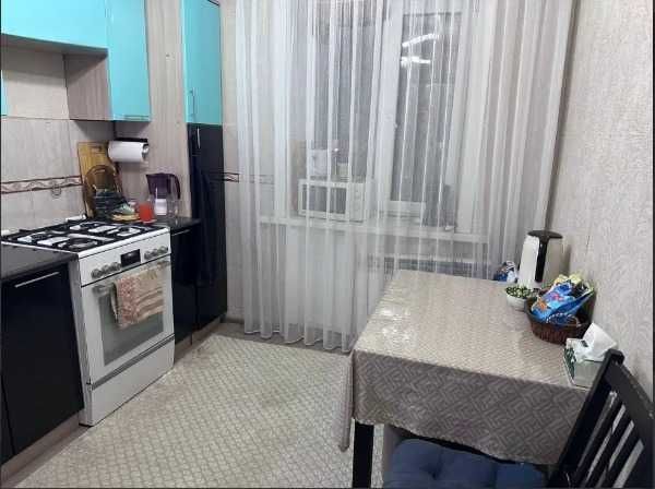 продам 3 комнатную квартиру район Драм театра.