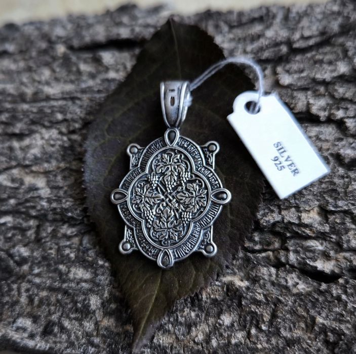 Сребърни кръстове и медальони