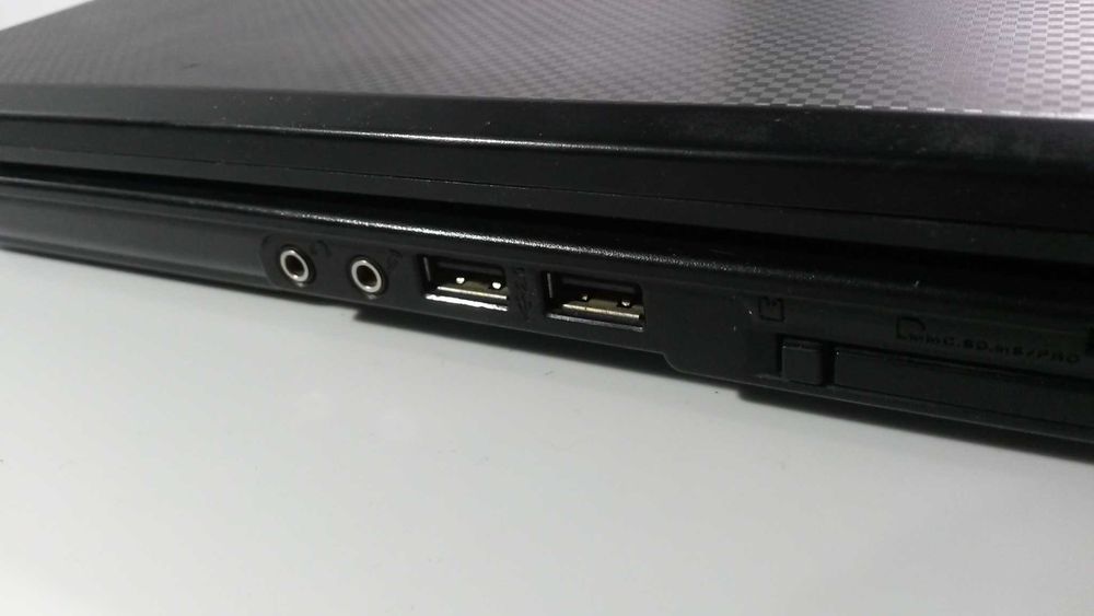 Лаптоп ASUS X58L за части или ремонт (цена за целия лаптоп)