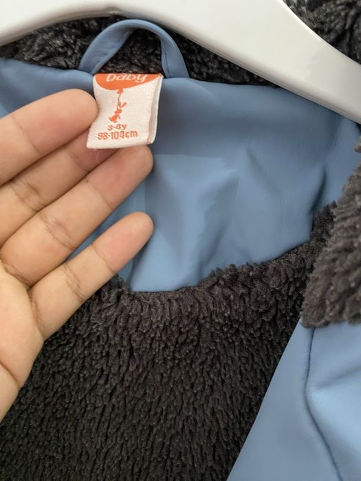 Продам осенние куртки