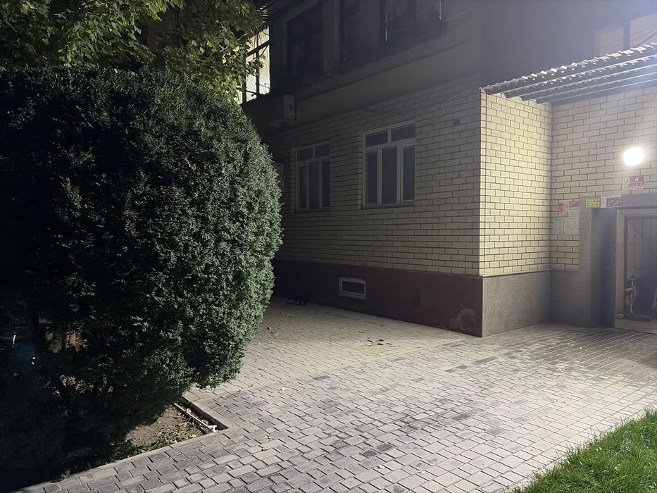 Продается 3-комнатная квартира в Юнусабодском районе, Ц-4